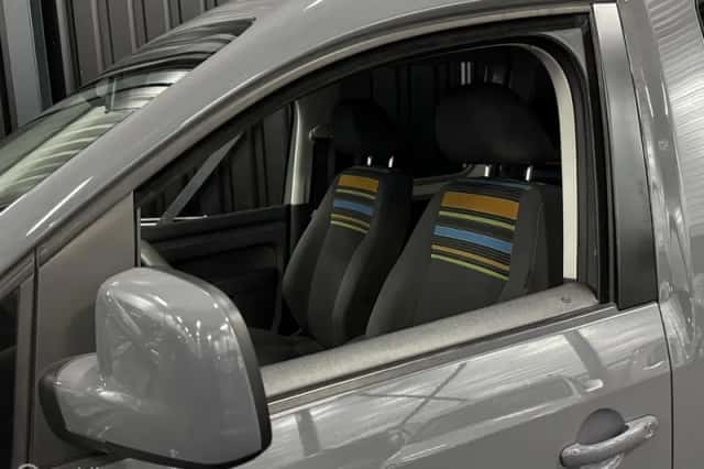Volkswagen Caddy (2013) thumbnail 3