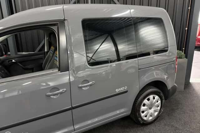 Volkswagen Caddy (2013) thumbnail 4