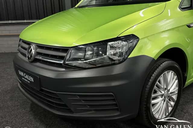 Volkswagen Caddy (2015) thumbnail 2