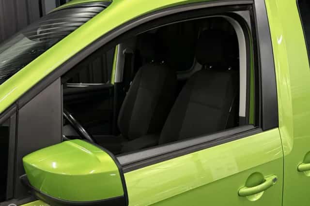 Volkswagen Caddy (2015) thumbnail 4