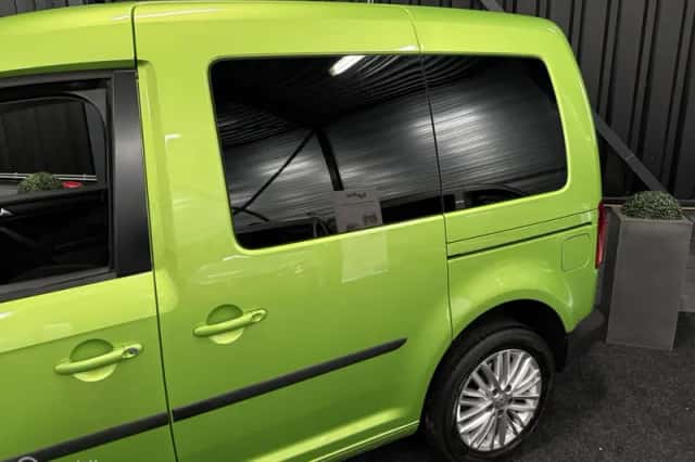 Volkswagen Caddy (2015) thumbnail 5