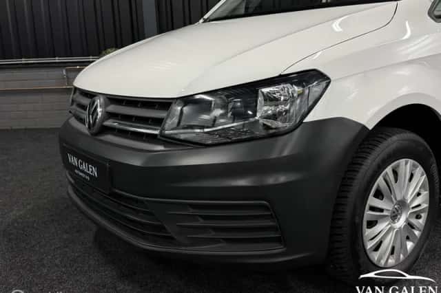 Volkswagen Caddy (2015) thumbnail 2