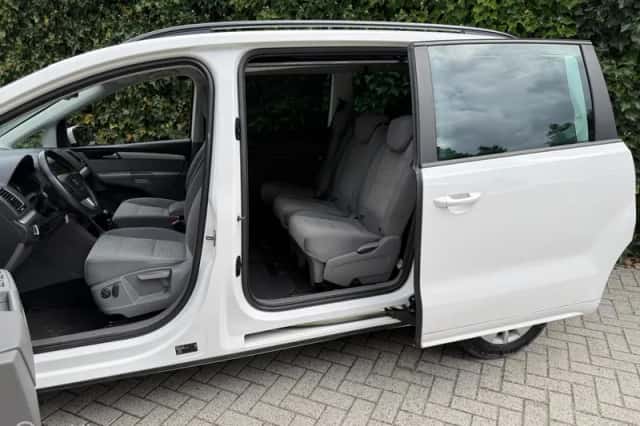 SEAT Alhambra (2011) thumbnail 6