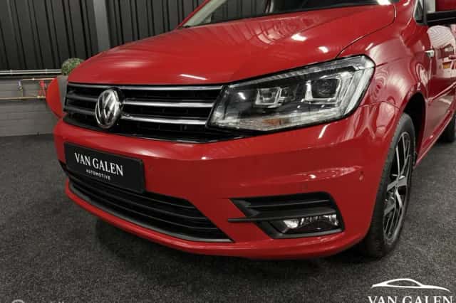 Volkswagen Caddy (2016) thumbnail 2