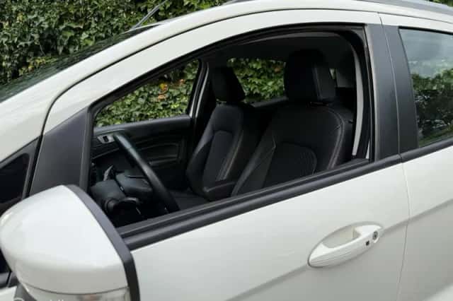 Ford EcoSport (2016) thumbnail 4
