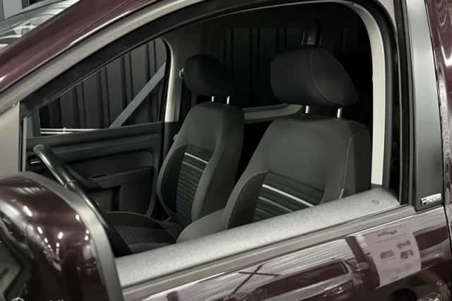 Volkswagen Caddy (2014) thumbnail 5