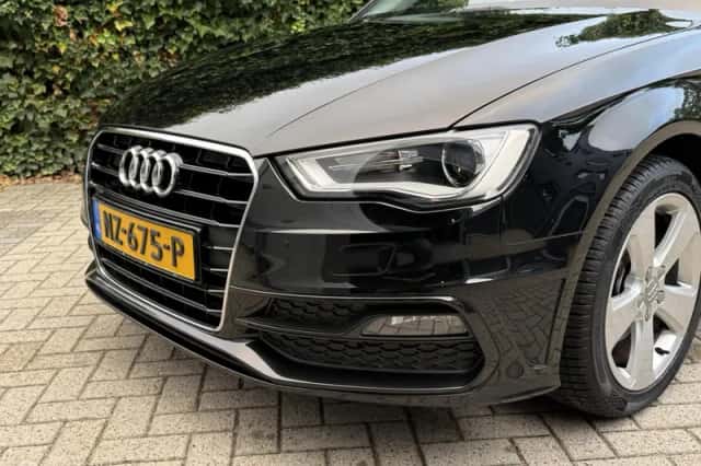 Audi A3 (2013) thumbnail 2