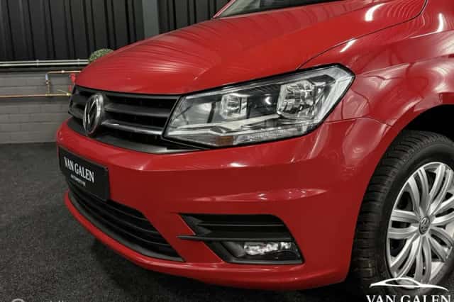 Volkswagen Caddy (2017) thumbnail 2