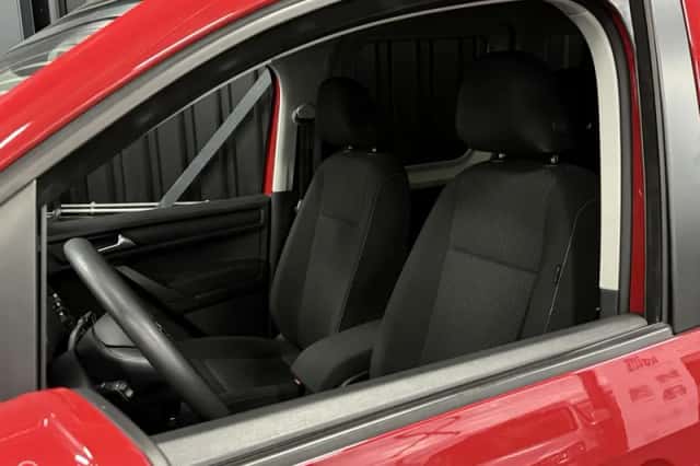 Volkswagen Caddy (2017) thumbnail 4
