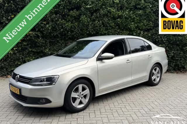 Volkswagen Jetta (2011) thumbnail 1