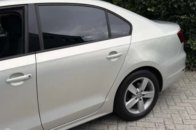 Volkswagen Jetta (2011) thumbnail 5
