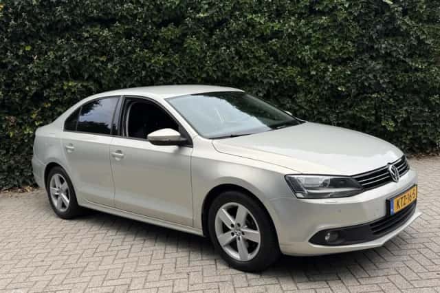 Volkswagen Jetta (2011) thumbnail 6