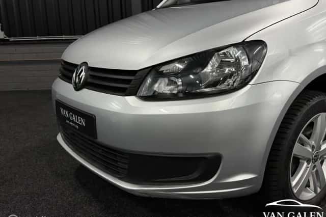 Volkswagen Caddy (2014) thumbnail 2