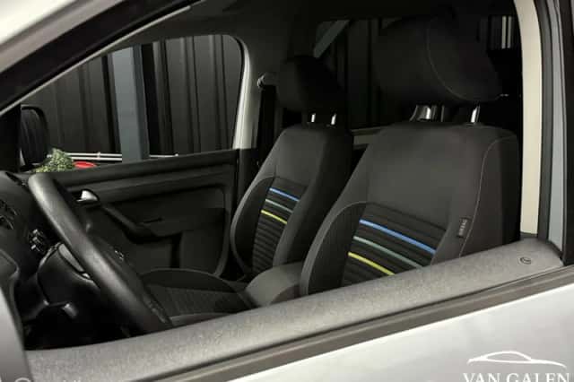 Volkswagen Caddy (2014) thumbnail 3