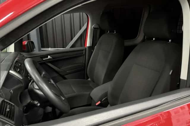 Volkswagen Caddy (2015) thumbnail 5