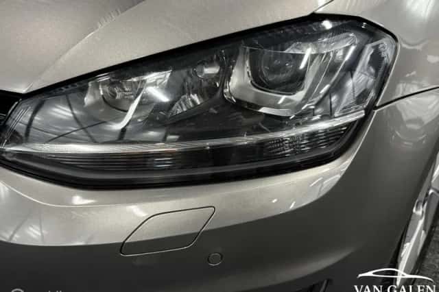Volkswagen Golf (2013) thumbnail 2