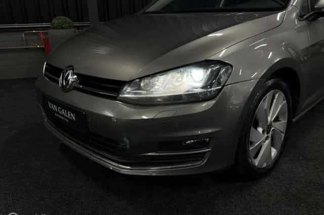 Volkswagen Golf (2013) thumbnail 5
