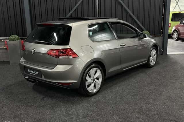 Volkswagen Golf (2013) thumbnail 6