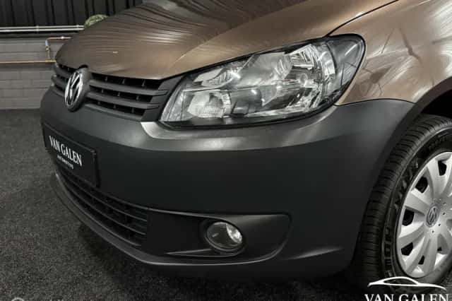Volkswagen Caddy (2013) thumbnail 3