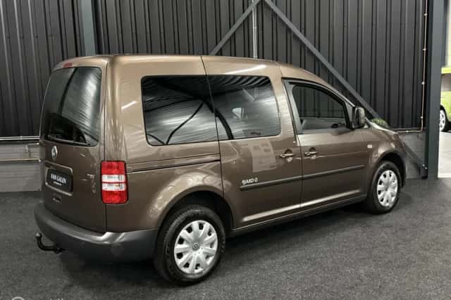 Volkswagen Caddy (2013) thumbnail 6