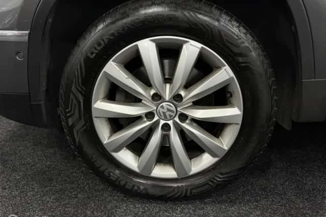 Volkswagen Tiguan (2012) thumbnail 4
