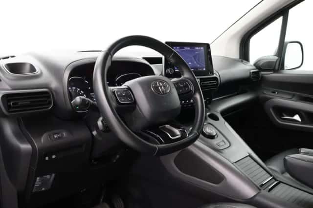 Toyota ProAce City Verso (2020) thumbnail 2