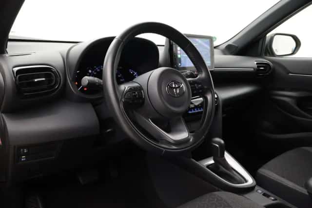 Toyota Yaris Cross (2022) thumbnail 2