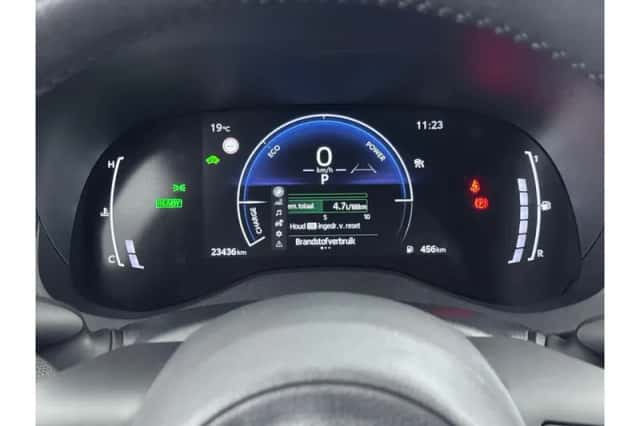 Toyota Yaris Cross (2025) thumbnail 3