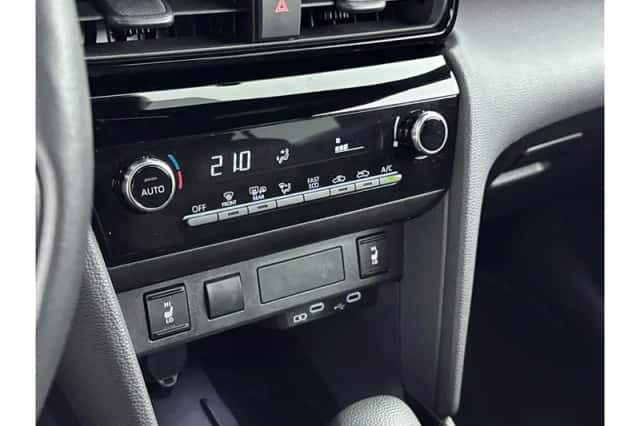 Toyota Yaris Cross (2025) thumbnail 6