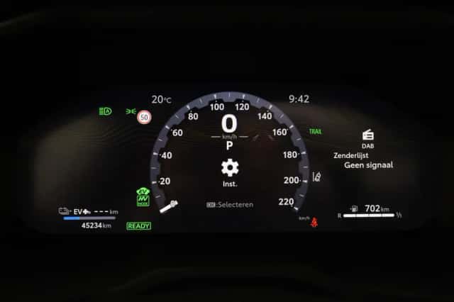 Toyota RAV4 (2024) thumbnail 3