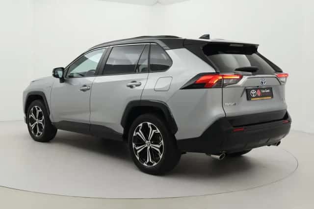 Toyota RAV4 (2024) thumbnail 4