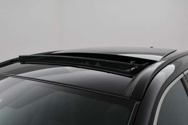 Toyota RAV4 (2024) thumbnail 5