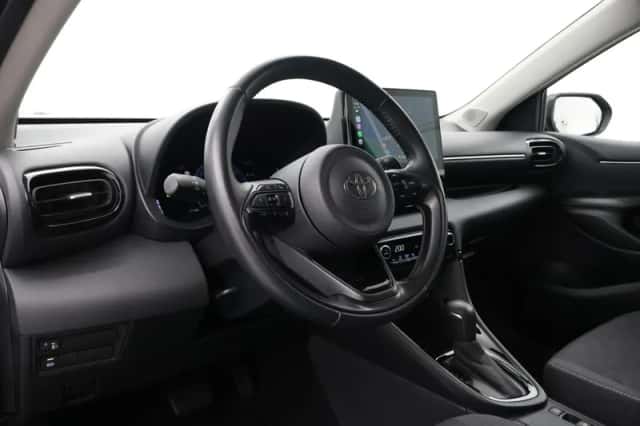 Toyota Yaris (2024) thumbnail 2