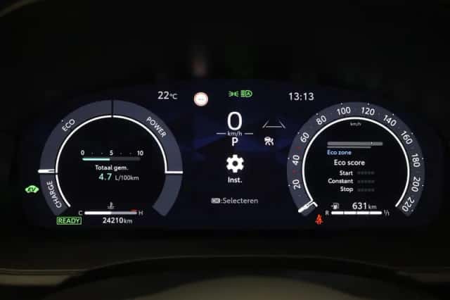 Toyota Yaris (2024) thumbnail 3