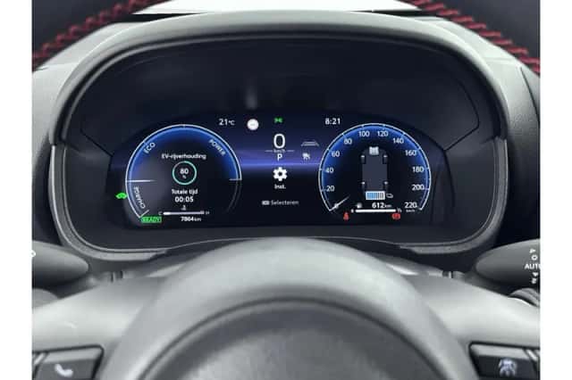 Toyota Yaris Cross (2024) thumbnail 3