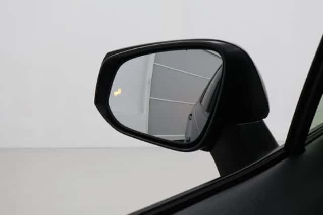 Toyota RAV4 (2021) thumbnail 6