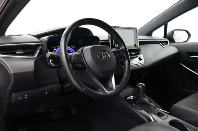 Toyota Corolla (2021) thumbnail 2