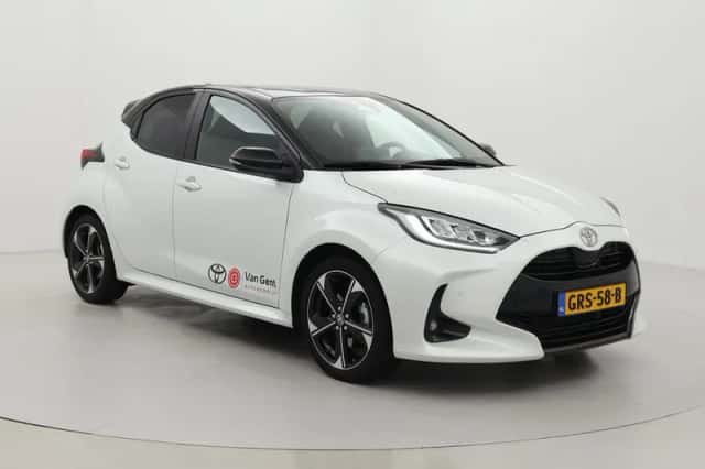 Toyota Yaris (2024) thumbnail 1