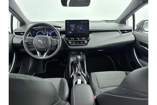Toyota Corolla (2025) thumbnail 2