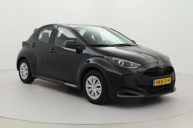 Toyota Yaris (2025) thumbnail 1