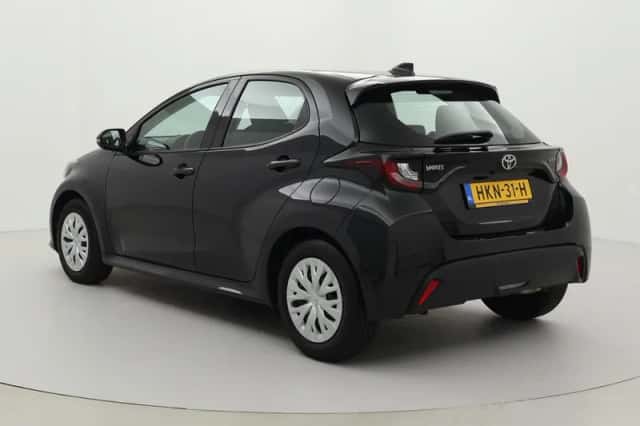 Toyota Yaris (2025) thumbnail 4