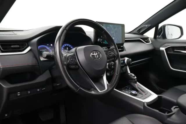 Toyota RAV4 (2024) thumbnail 2