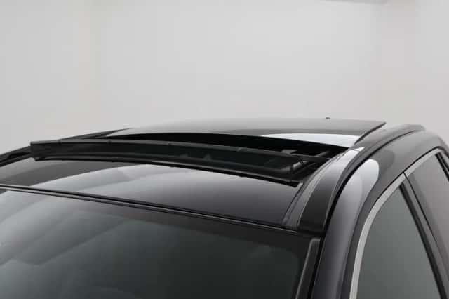 Toyota RAV4 (2024) thumbnail 5