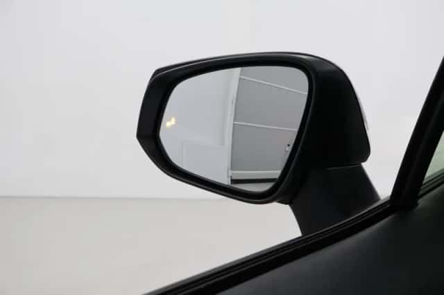 Toyota RAV4 (2024) thumbnail 6