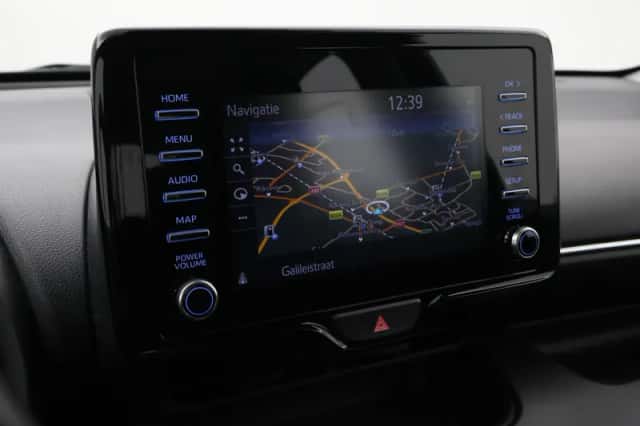 Toyota Yaris (2020) thumbnail 5