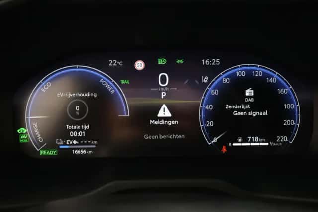 Toyota RAV4 (2025) thumbnail 3