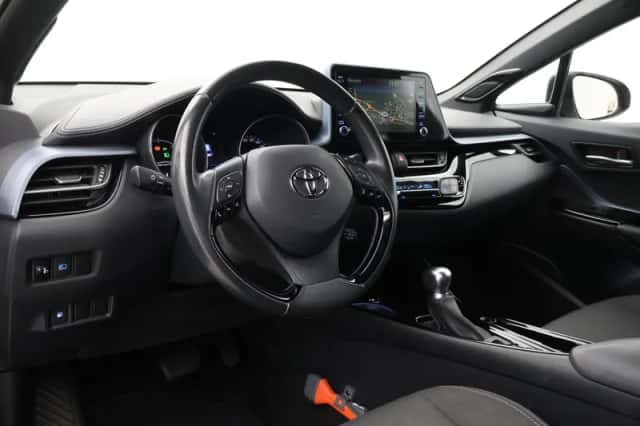 Toyota C-HR (2020) thumbnail 2