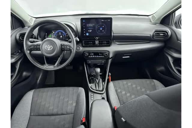 Toyota Yaris (2025) thumbnail 2
