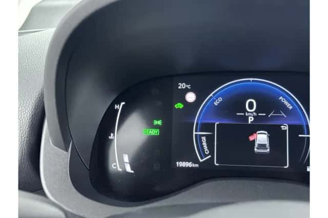 Toyota Yaris (2025) thumbnail 3