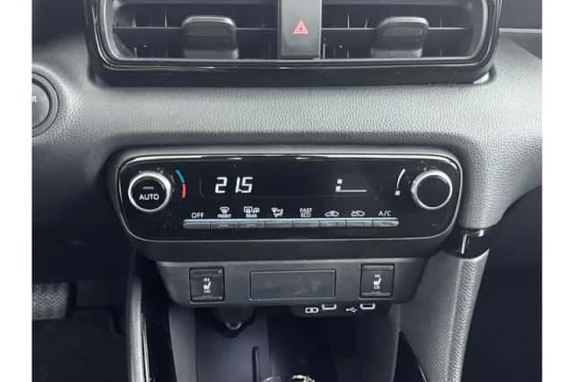 Toyota Yaris (2025) thumbnail 6